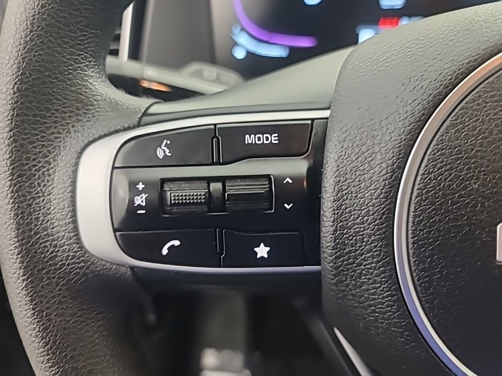 Used 2025 Kia Sportage LX image 28