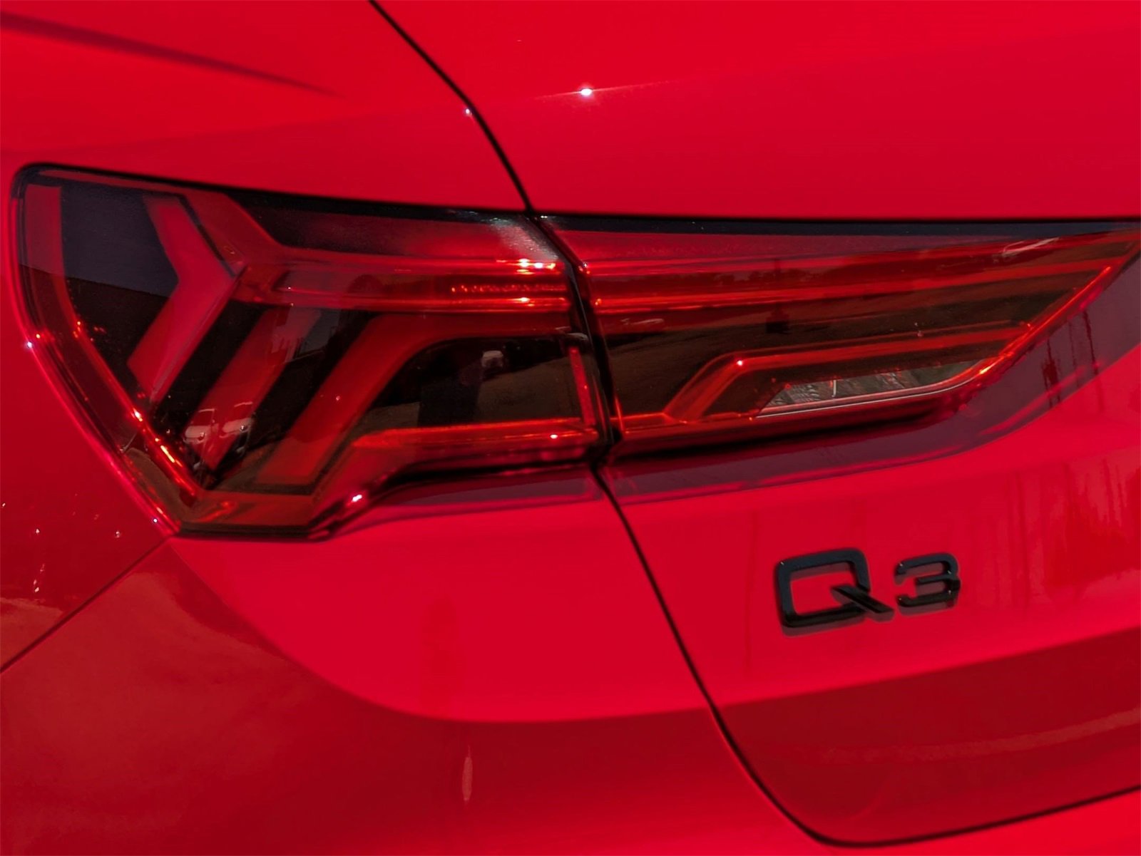 New 2025 Audi Q3 2.0T Premium Plus image 14