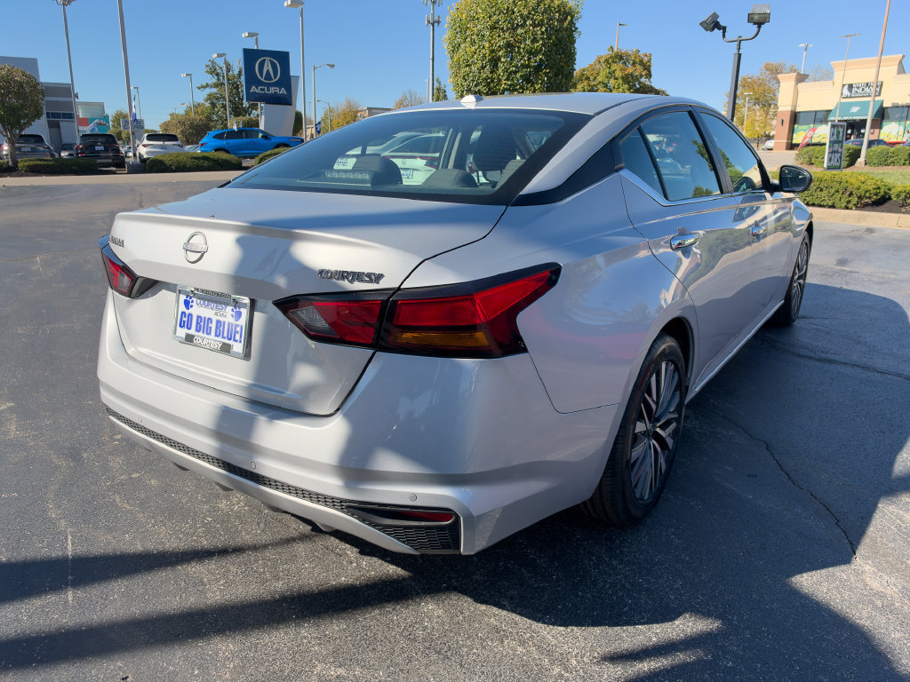 Used 2025 Nissan Altima 2.5 SV FWD image 5