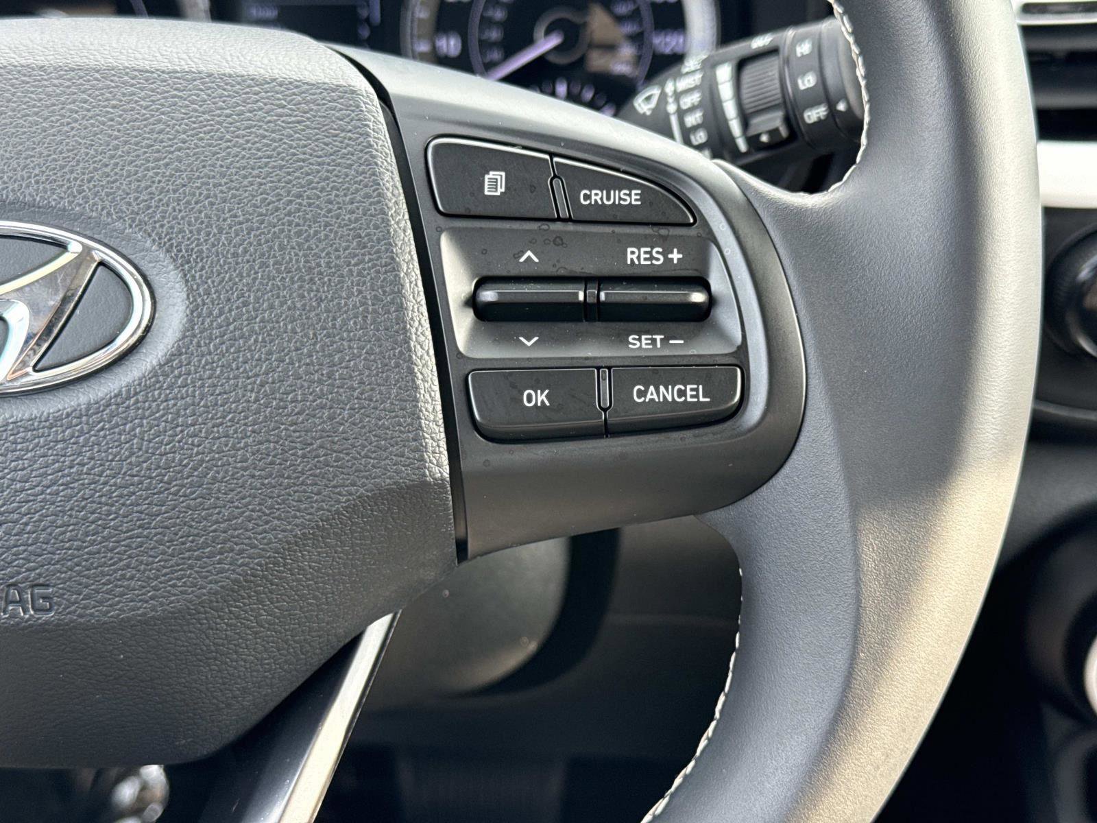 Certified 2022 Hyundai Venue Limited image 8