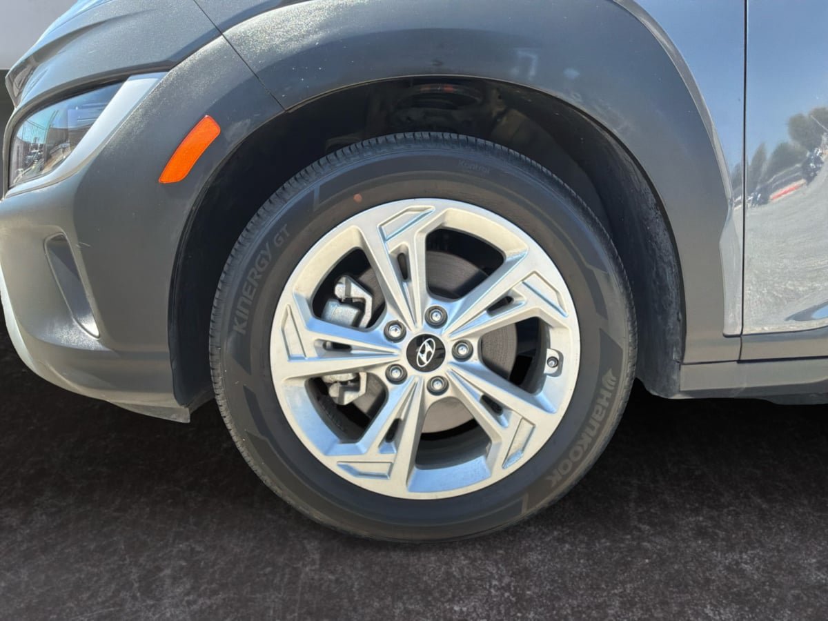 Used 2023 Hyundai Kona SEL AWD/4WD image 9