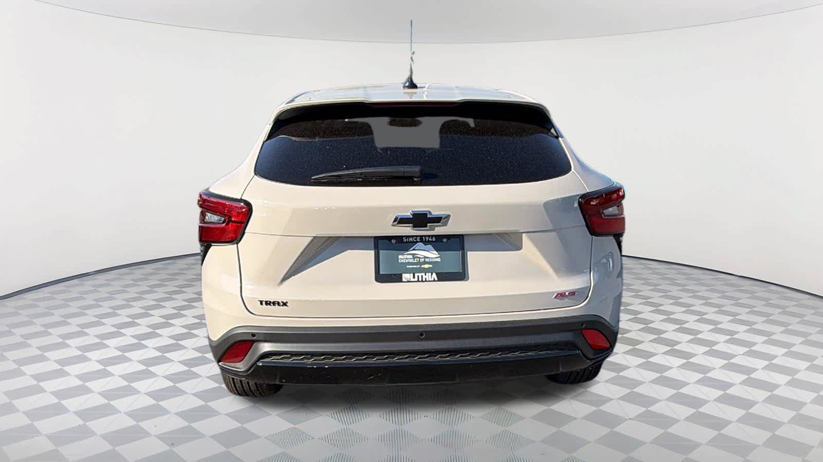 New 2026 Chevrolet Trax RS w/ Sunroof Package FWD image 6