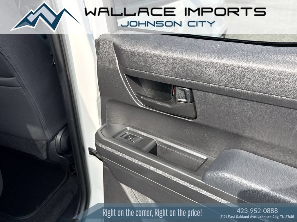 Used 2024 Toyota Tacoma SR RWD image 38