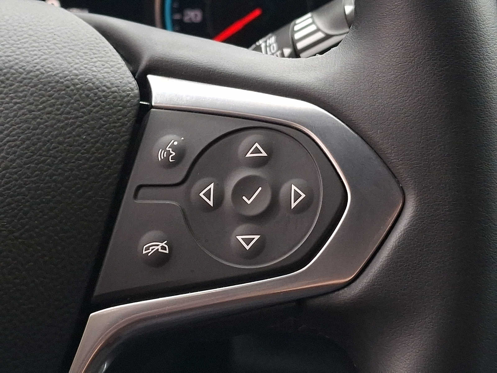 Used 2023 Chevrolet Traverse LT AWD/4WD image 19
