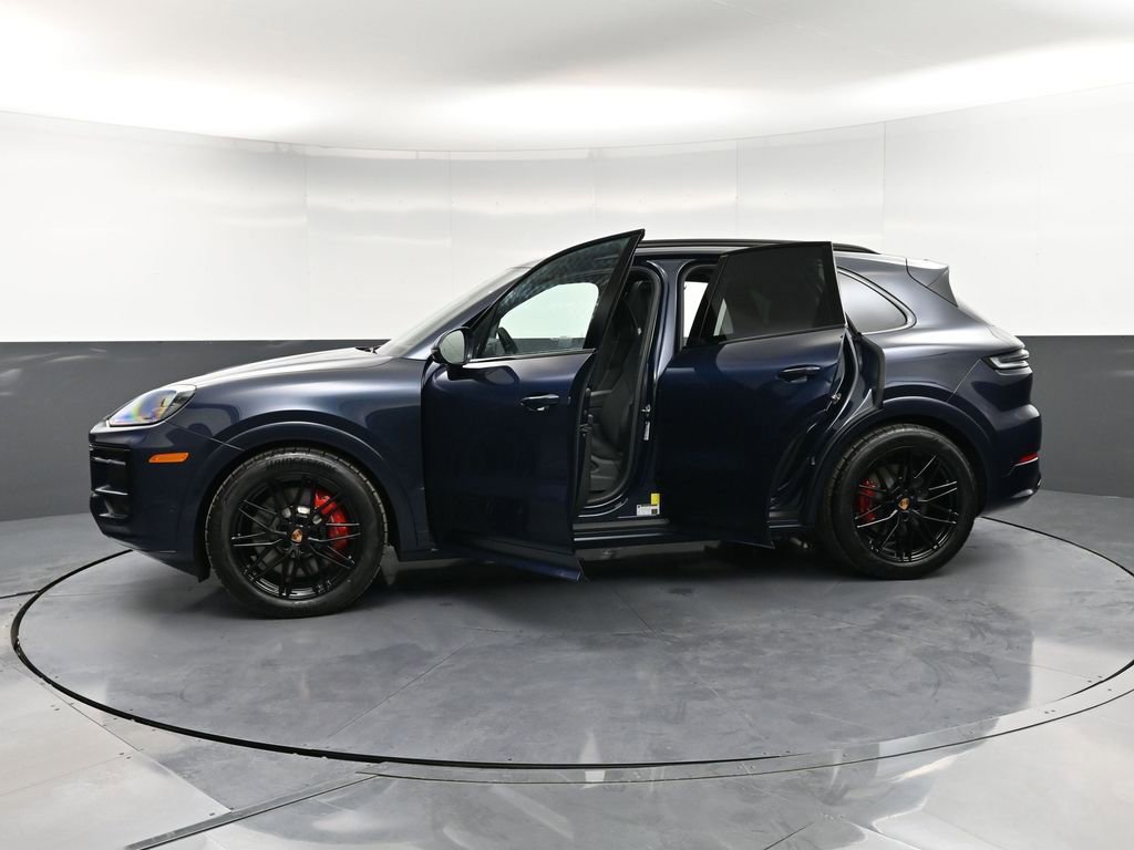 New 2026 Porsche Cayenne GTS image 39