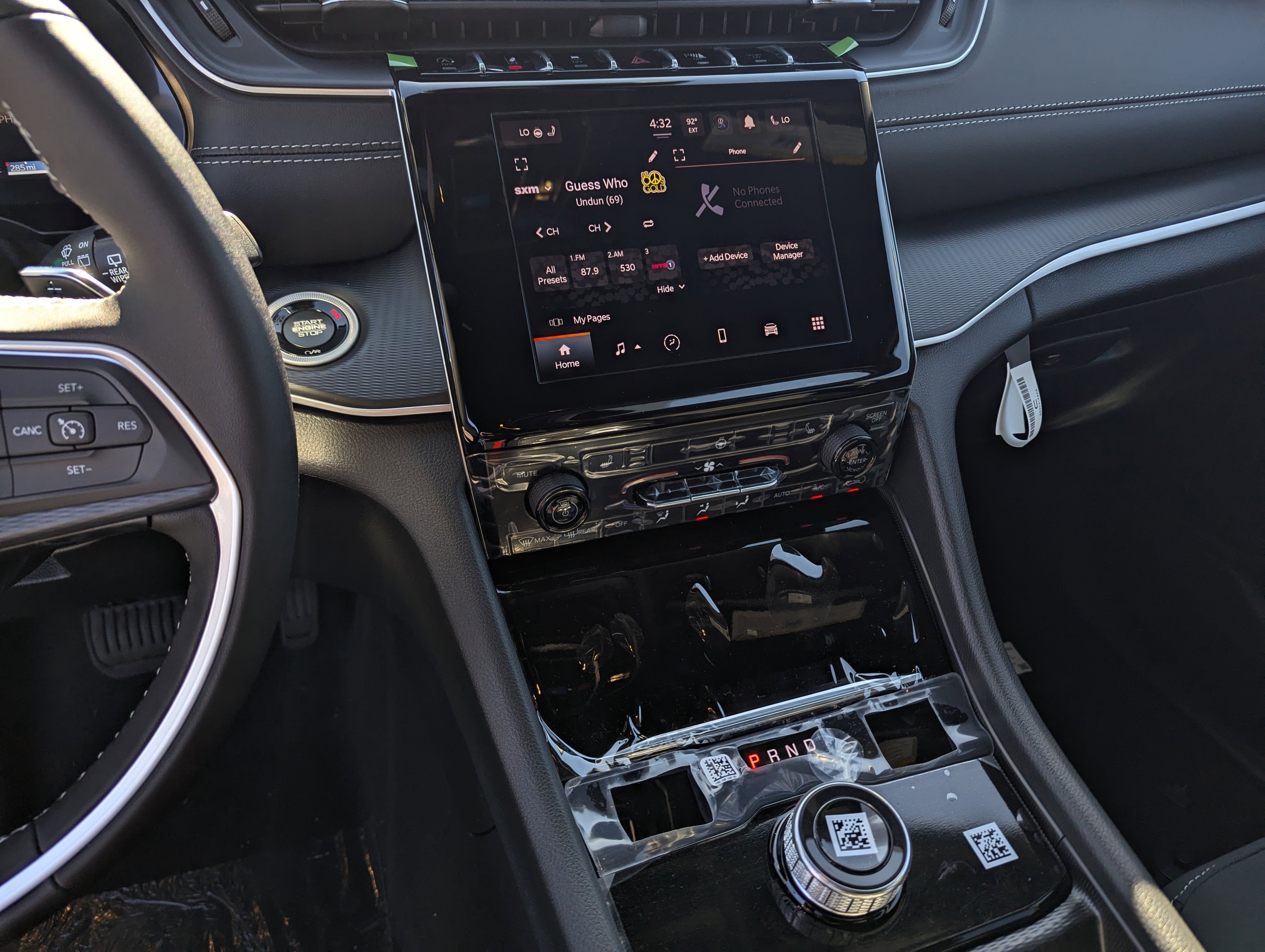 New 2025 Jeep Grand Cherokee Laredo w/ Luxury Tech Group I image 10