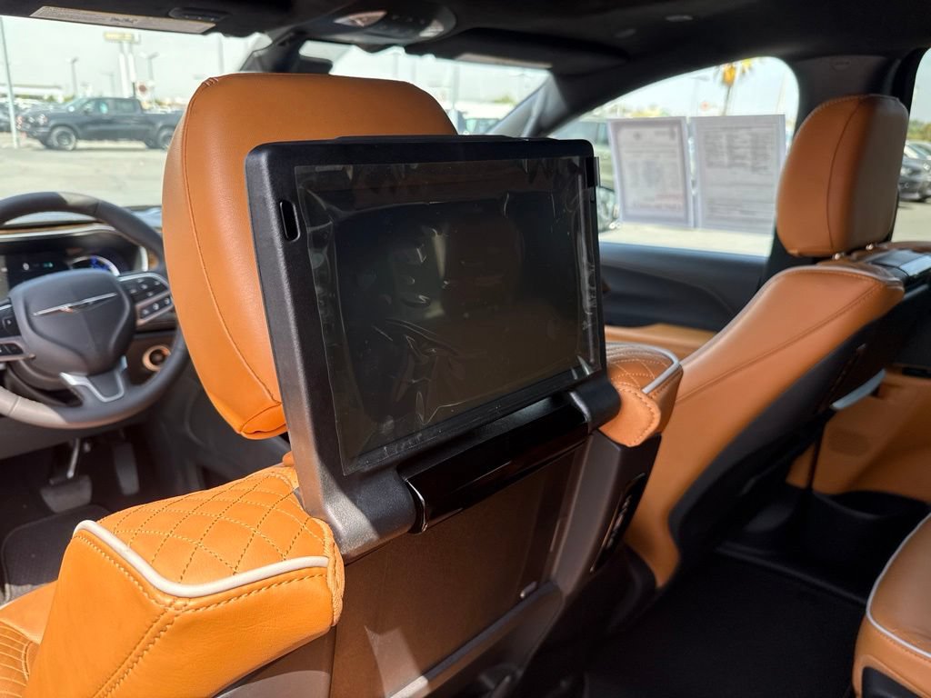 Certified 2023 Chrysler Pacifica Pinnacle FWD image 19