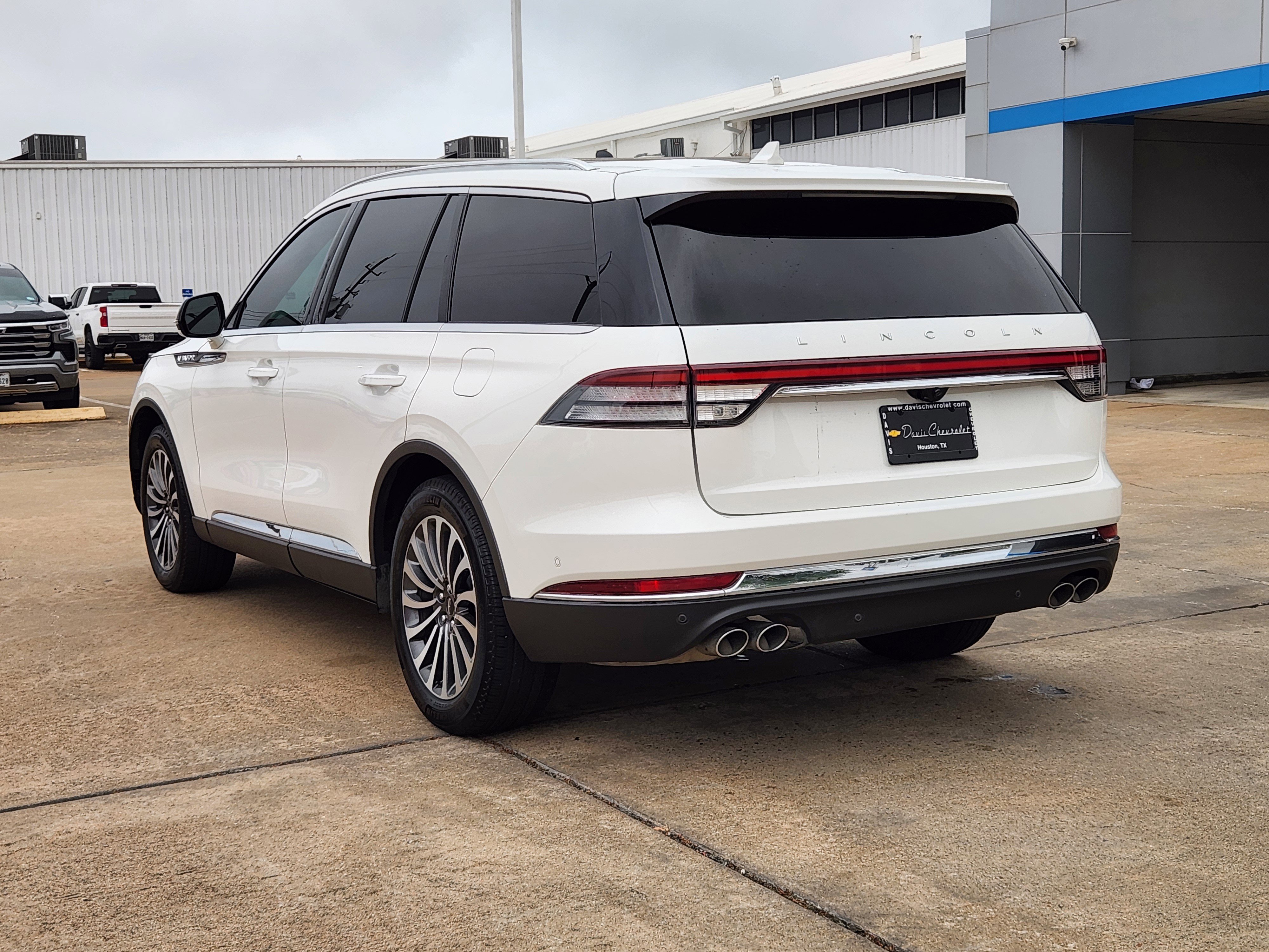 Used 2024 Lincoln Aviator Reserve w/ Equipment Group 201A image 8