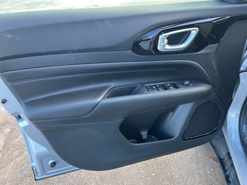 New 2026 Jeep Compass Limited image 18