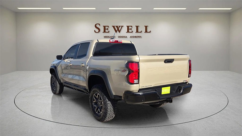 Used 2023 Chevrolet Colorado ZR2 w/ ZR2 Convenience Package III image 3