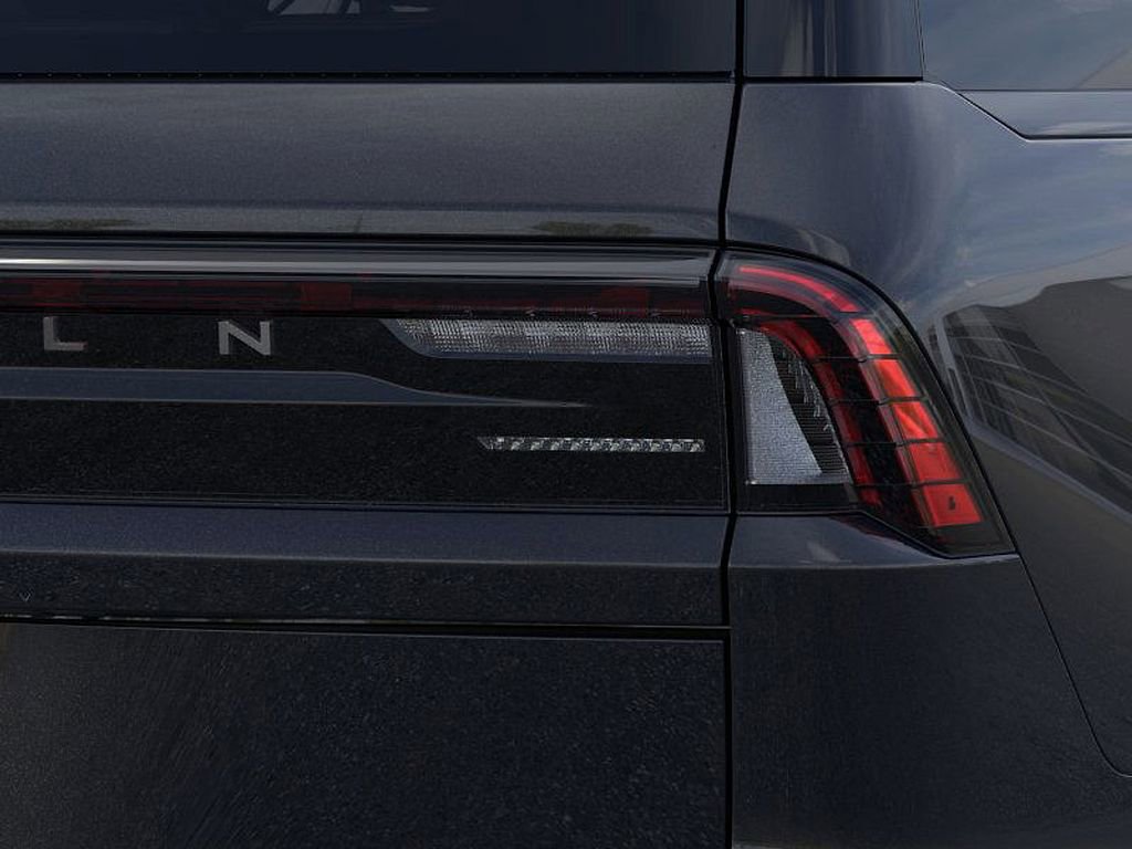 New 2026 Lincoln Navigator Reserve w/ Jet Appearance Package image 21