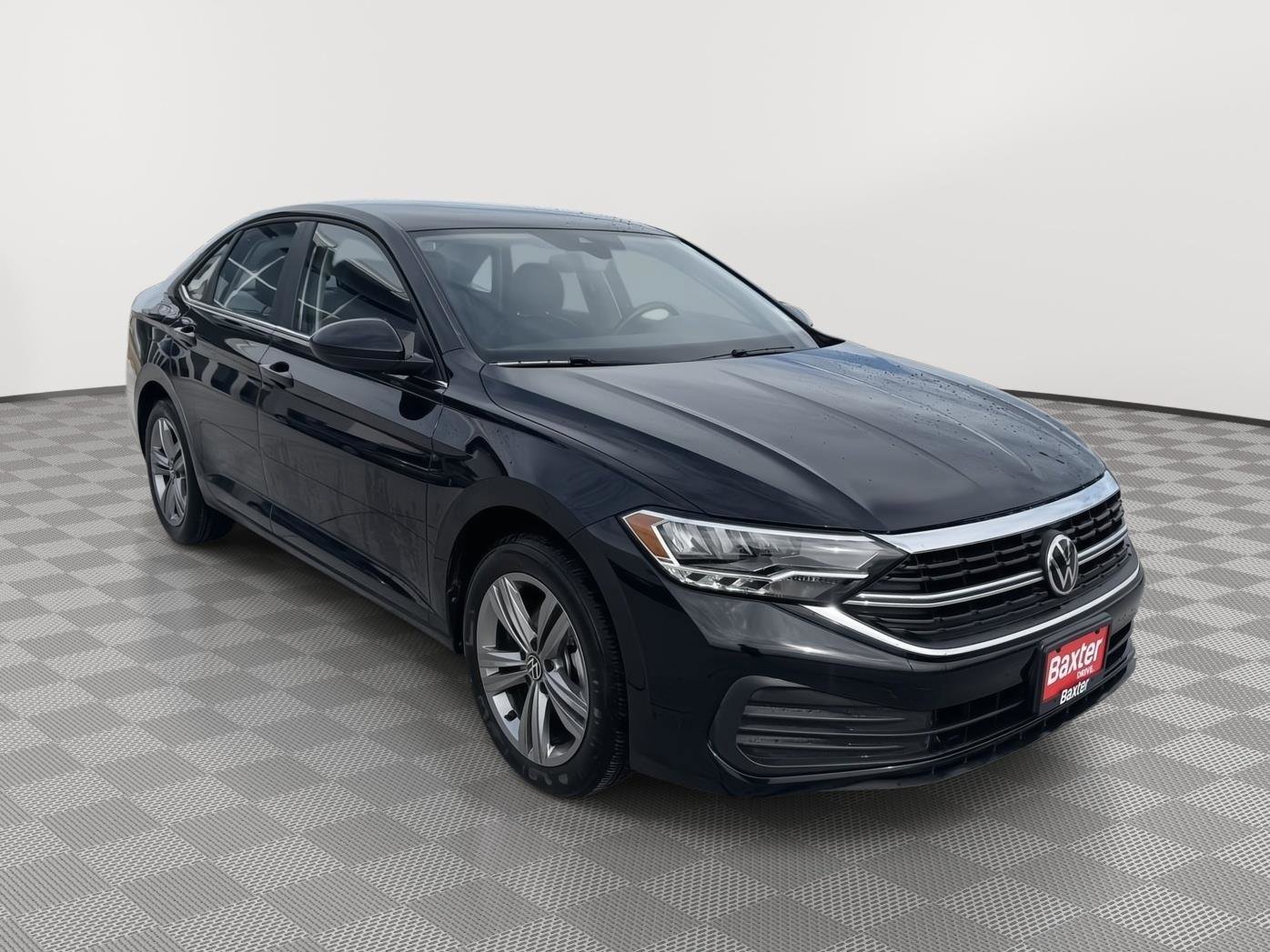 Used 2022 Volkswagen Jetta SE image 1