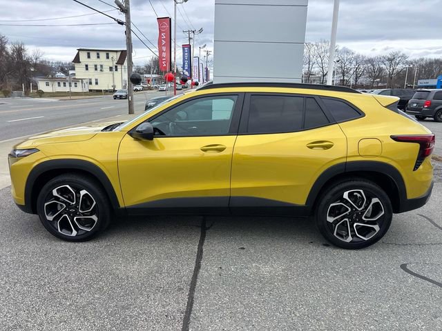 Used 2024 Chevrolet Trax RS w/ Driver Confidence Package image 3