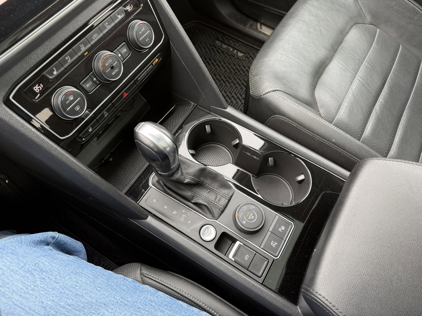 Used 2019 Volkswagen Atlas SEL Premium AWD/4WD image 19