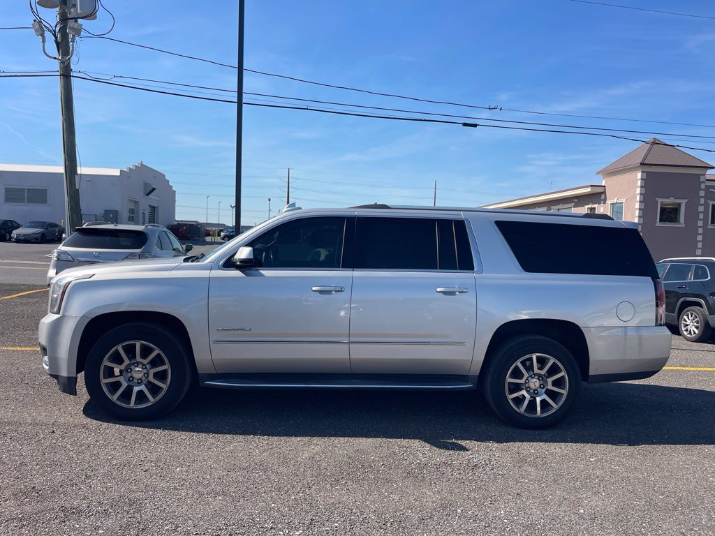 Used 2017 GMC Yukon XL Denali w/ Open Road Package AWD/4WD image 2