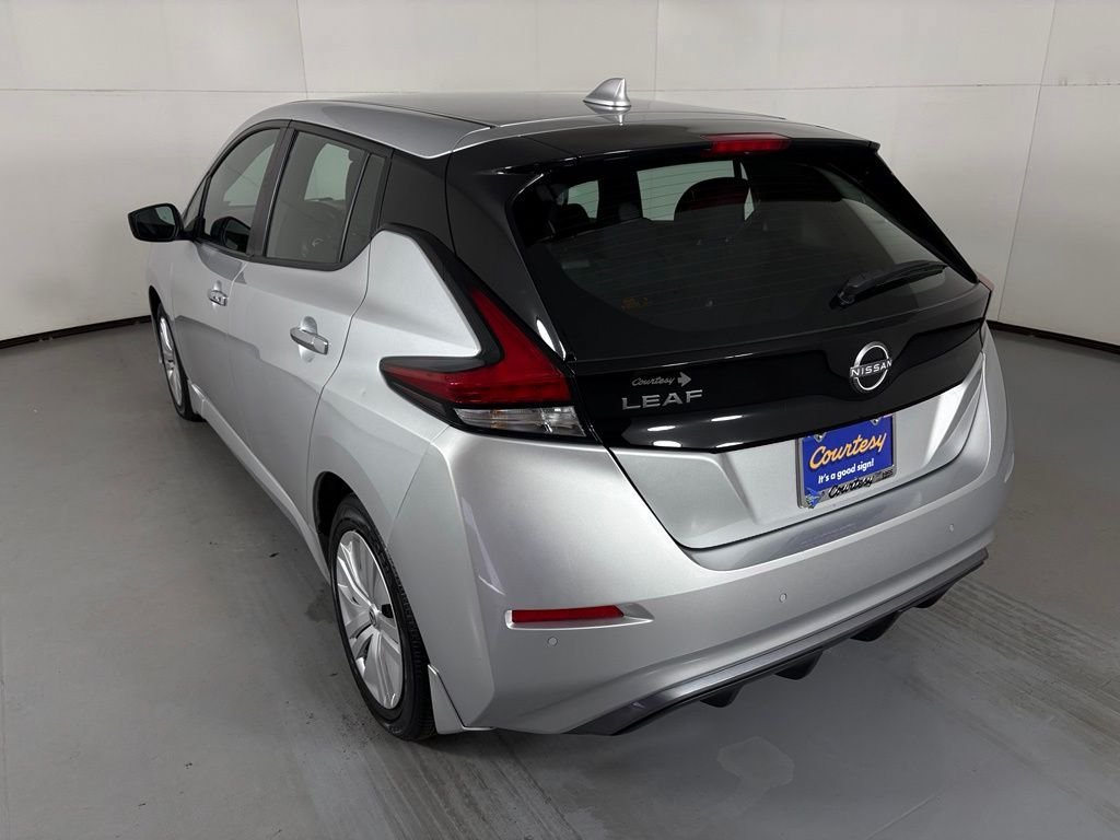 Used 2025 Nissan Leaf S FWD image 7