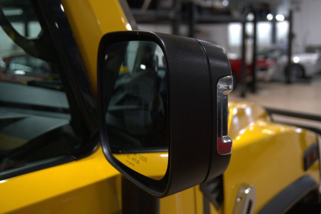 Used 2003 HUMMER H2 w/ Preferred Equipment Group image 27