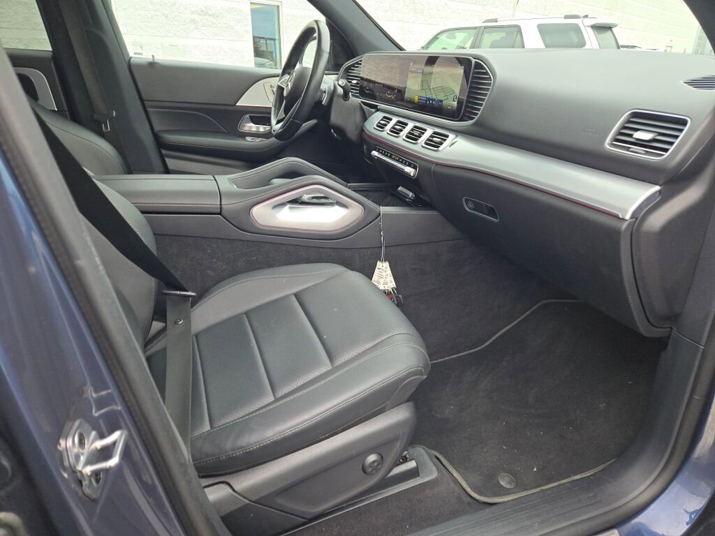 Used 2024 Mercedes-Benz GLE 450e 4MATIC image 7