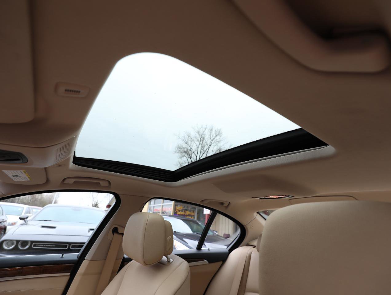 Used 2011 BMW 528i Sedan image 16