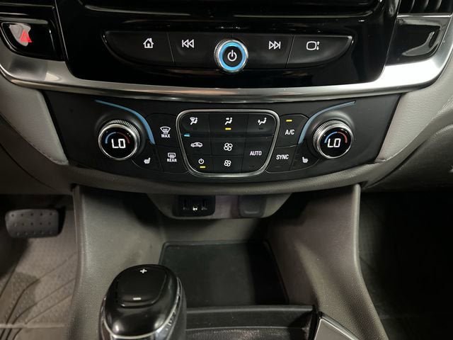 Certified 2020 Chevrolet Traverse LT FWD image 17