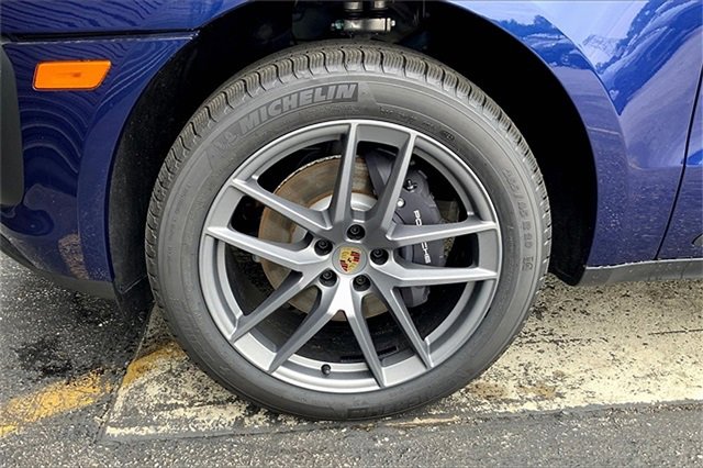 New 2025 Porsche Macan image 15