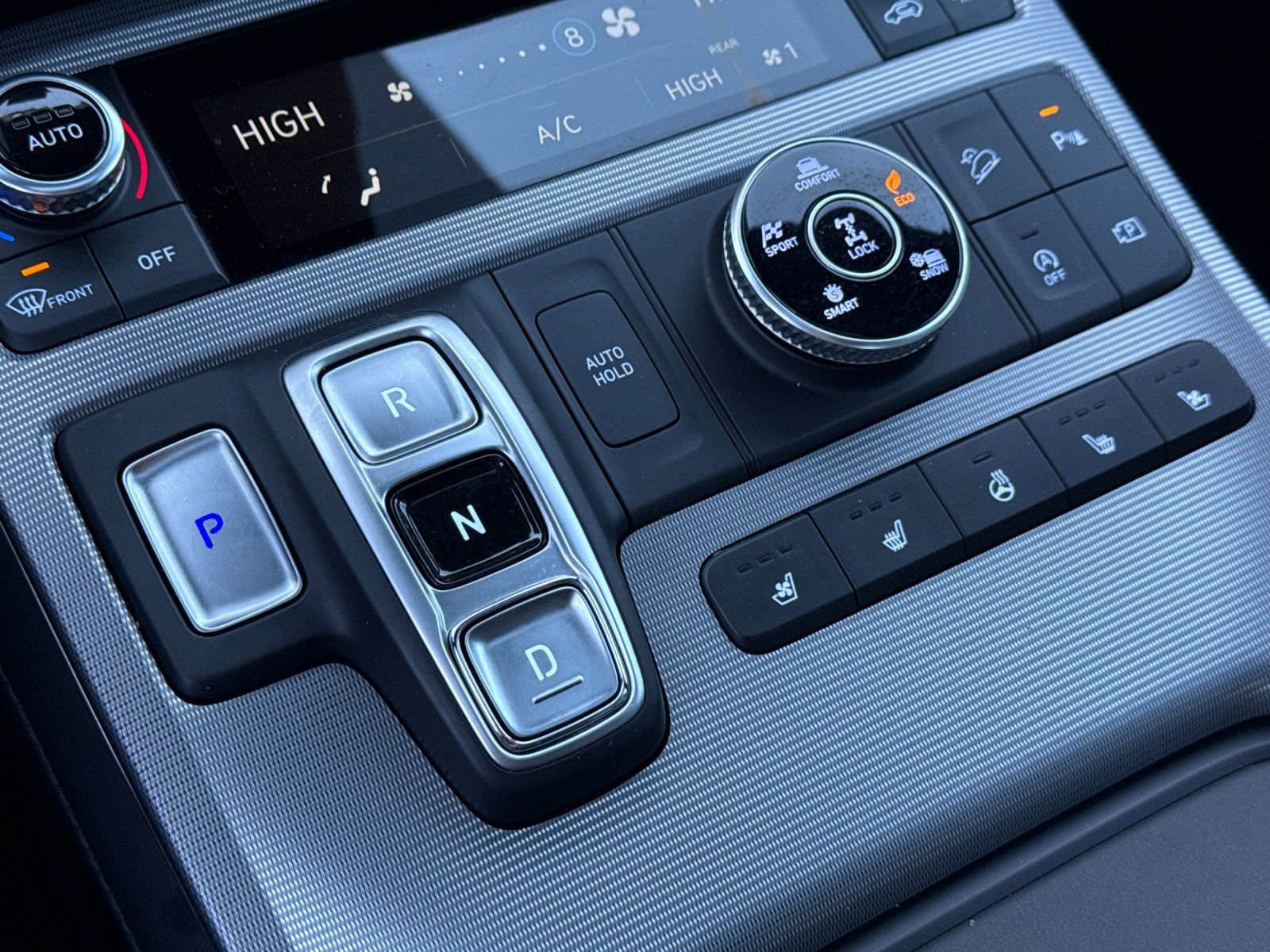 Used 2024 Hyundai Palisade Calligraphy image 25