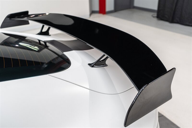 Used 2023 Aston Martin V8 Vantage Coupe RWD image 88