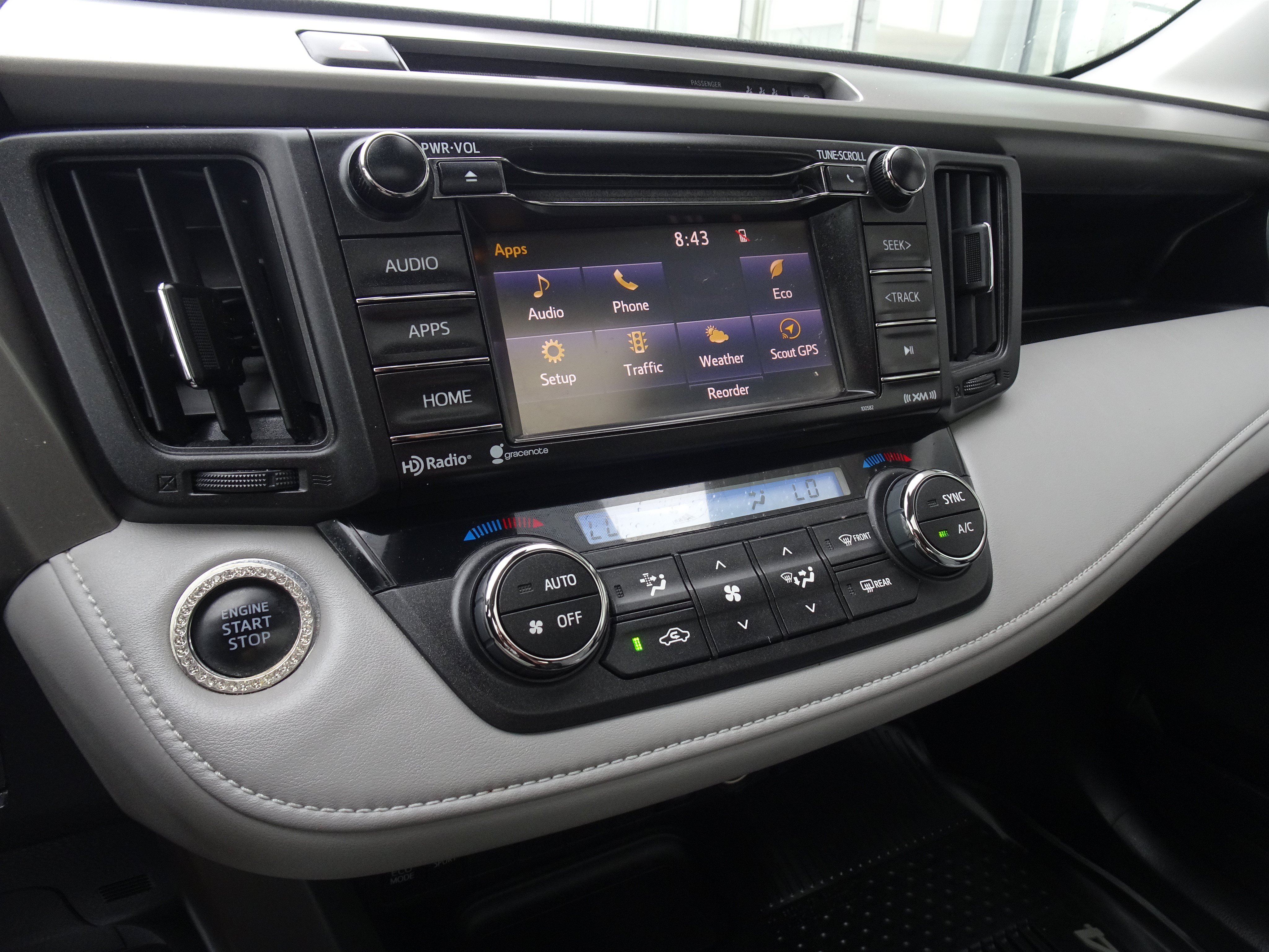 Used 2017 Toyota RAV4 XLE FWD image 18