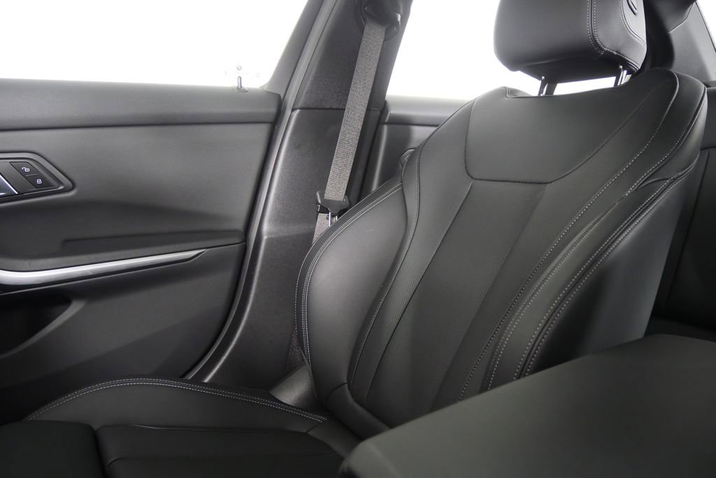 Certified 2025 BMW 330i Sedan w/ Premium Package image 25
