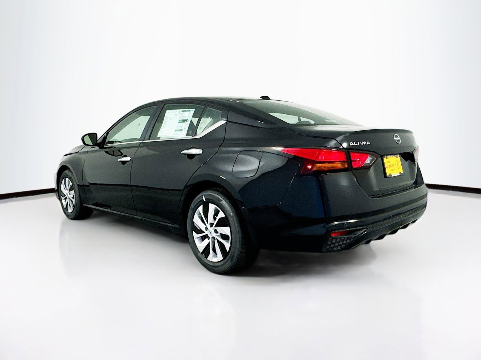 Used 2025 Nissan Altima 2.5 S FWD image 5