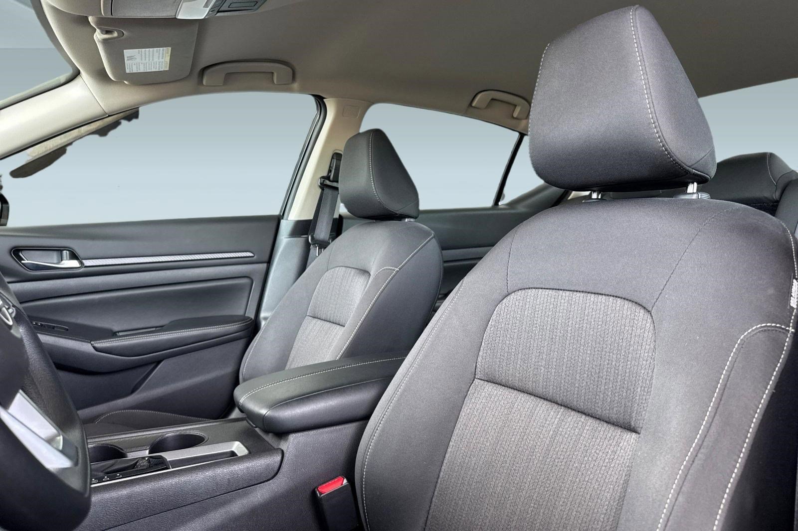 Used 2025 Nissan Altima 2.5 SV image 24