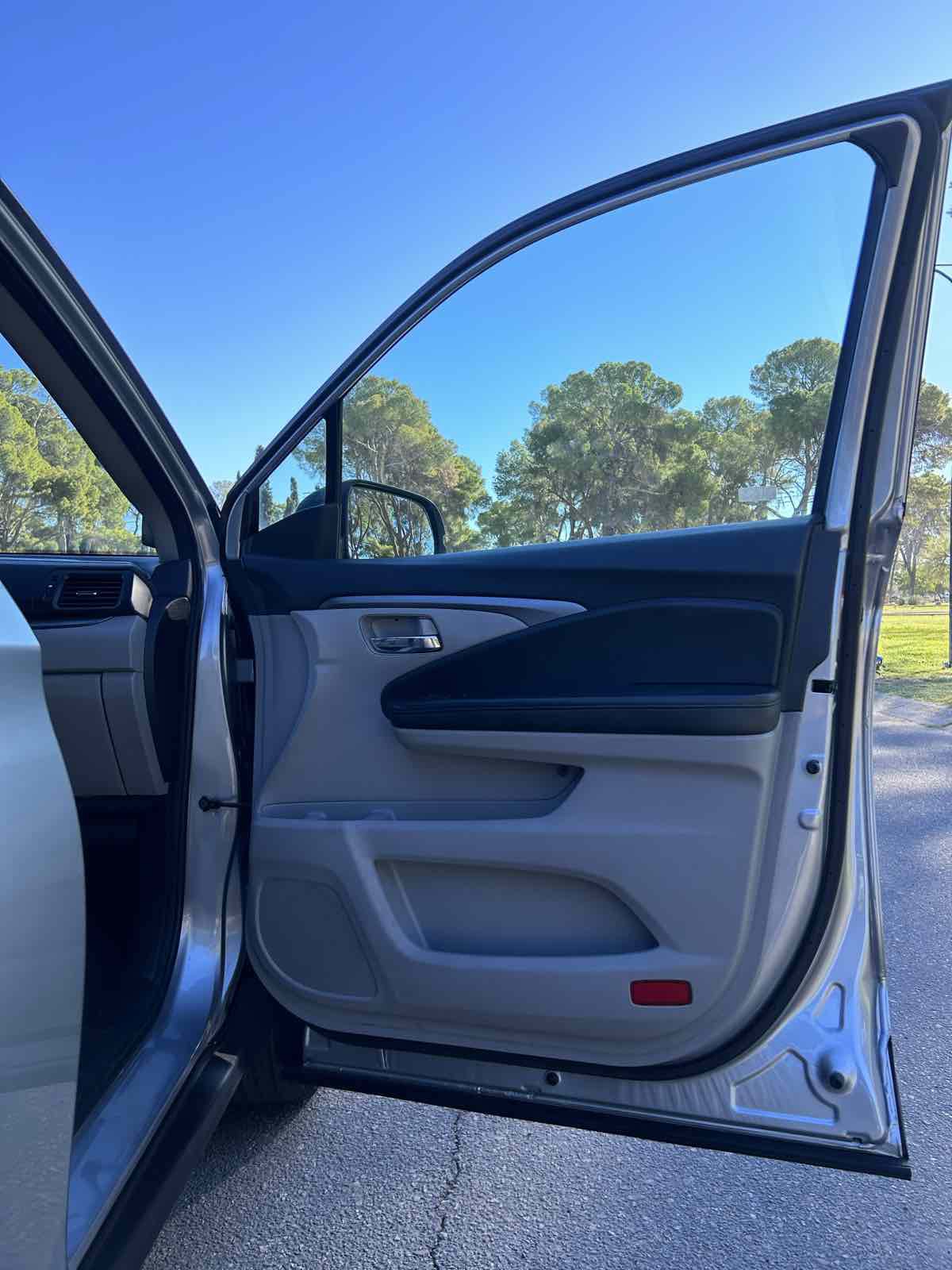 Used 2020 Honda Pilot LX image 28