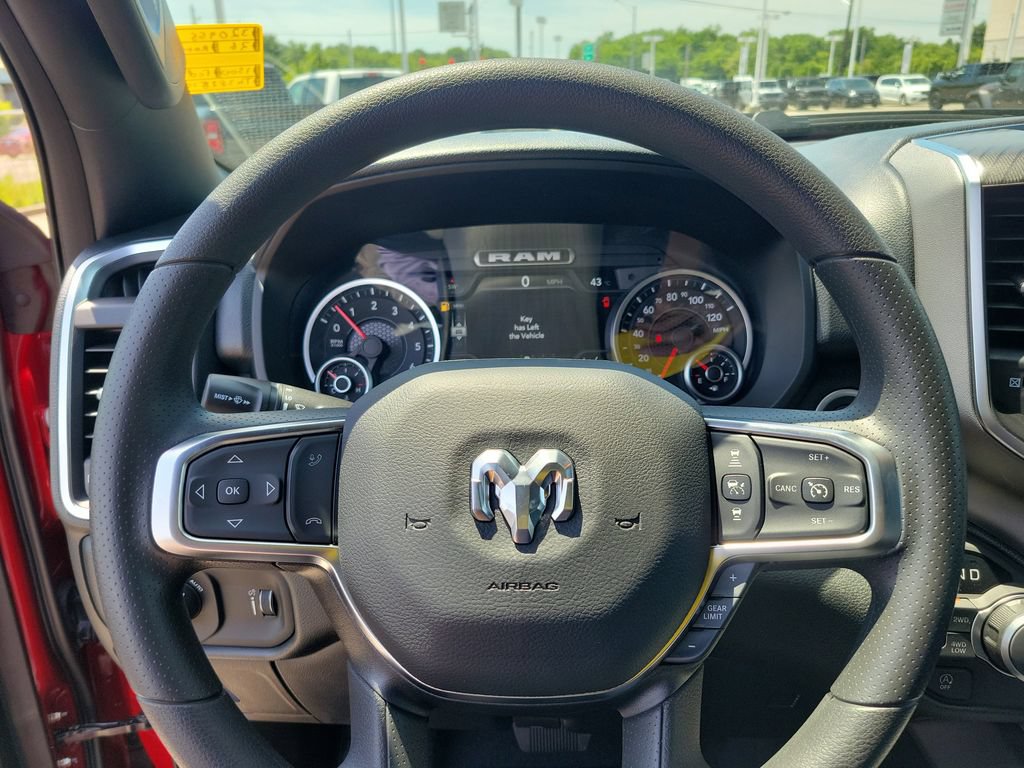 New 2026 RAM 1500 Express AWD/4WD image 21