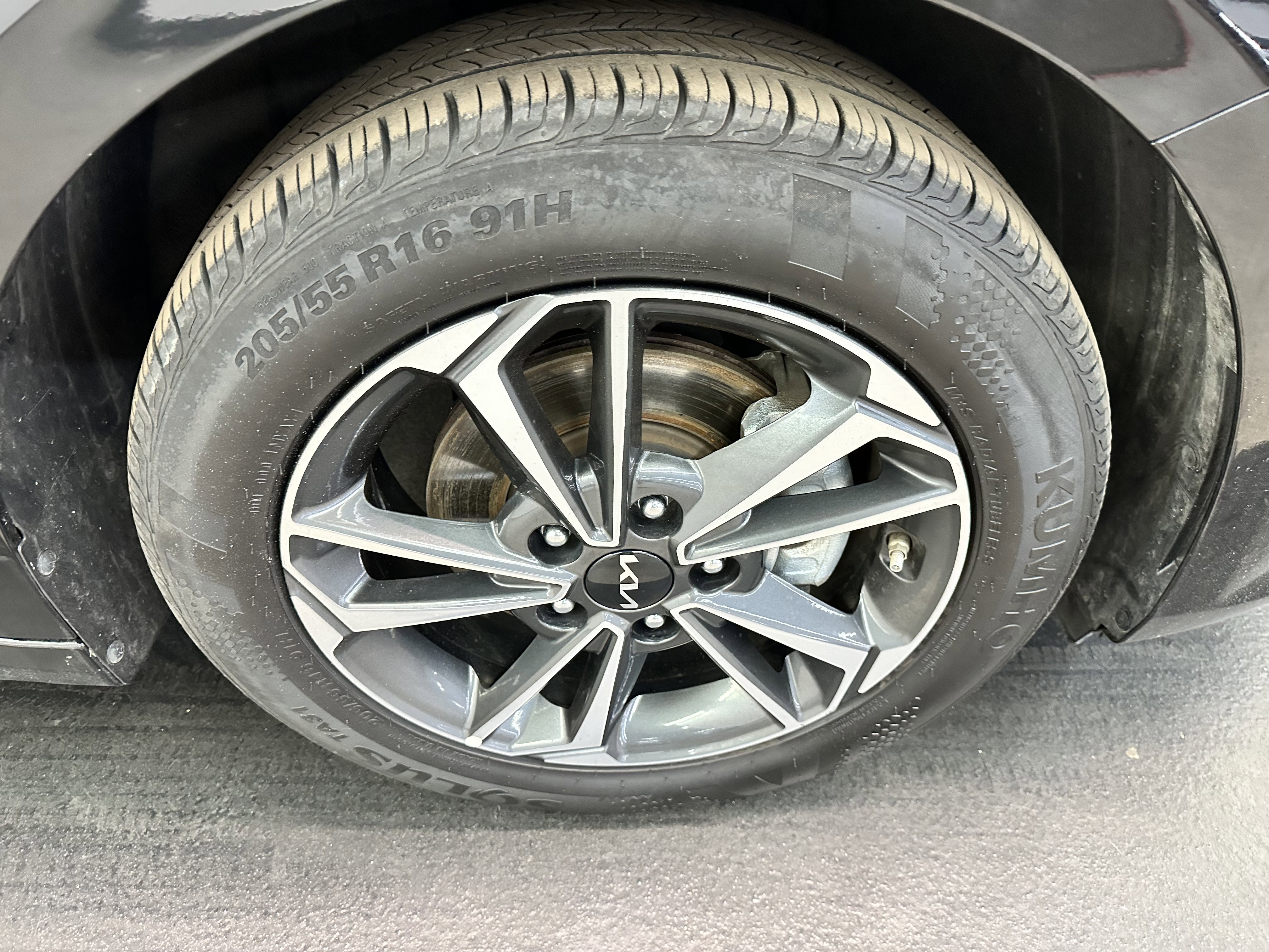 Used 2024 Kia Forte LXS image 60