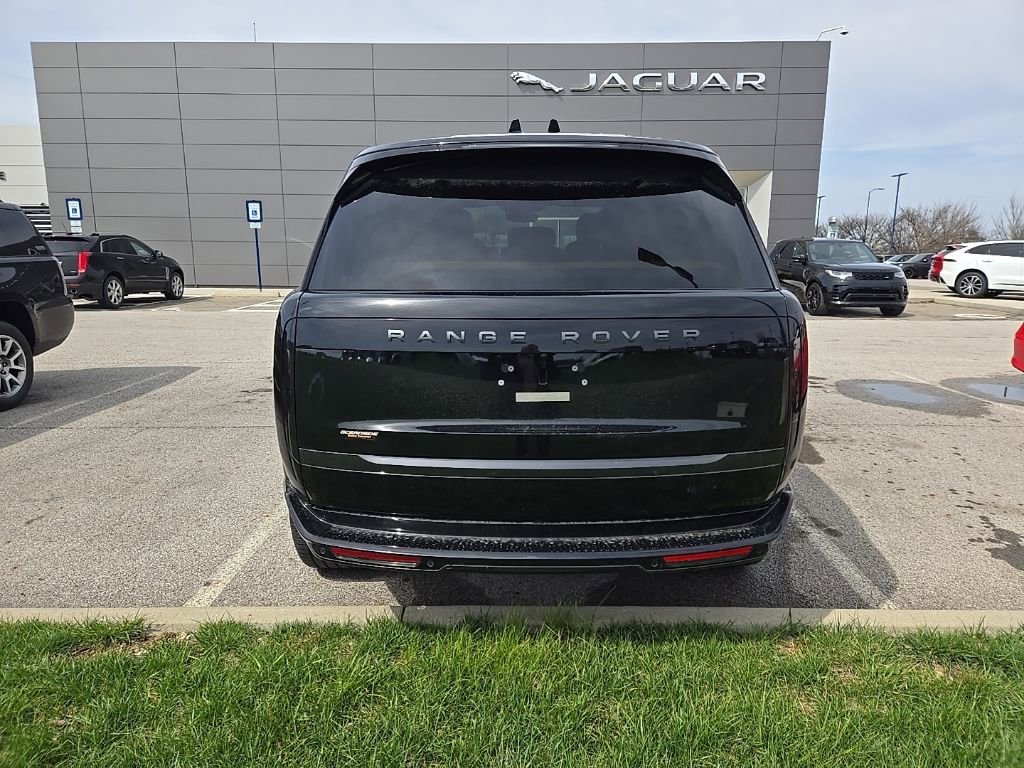 Certified 2024 Land Rover Range Rover SE image 6