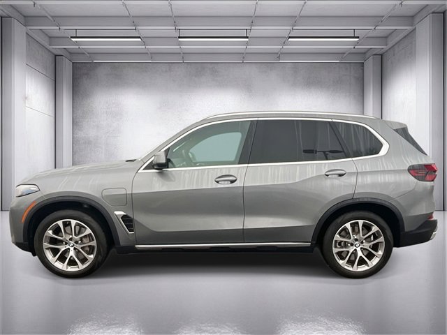 Used 2025 BMW X5 xDrive50e w/ Premium Package image 6