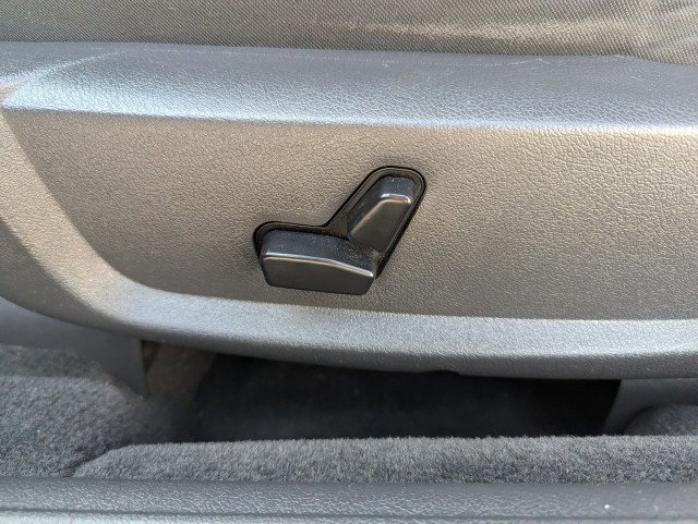 Used 2010 Dodge Challenger R/T image 11