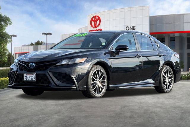 Used 2022 Toyota Camry SE image 9