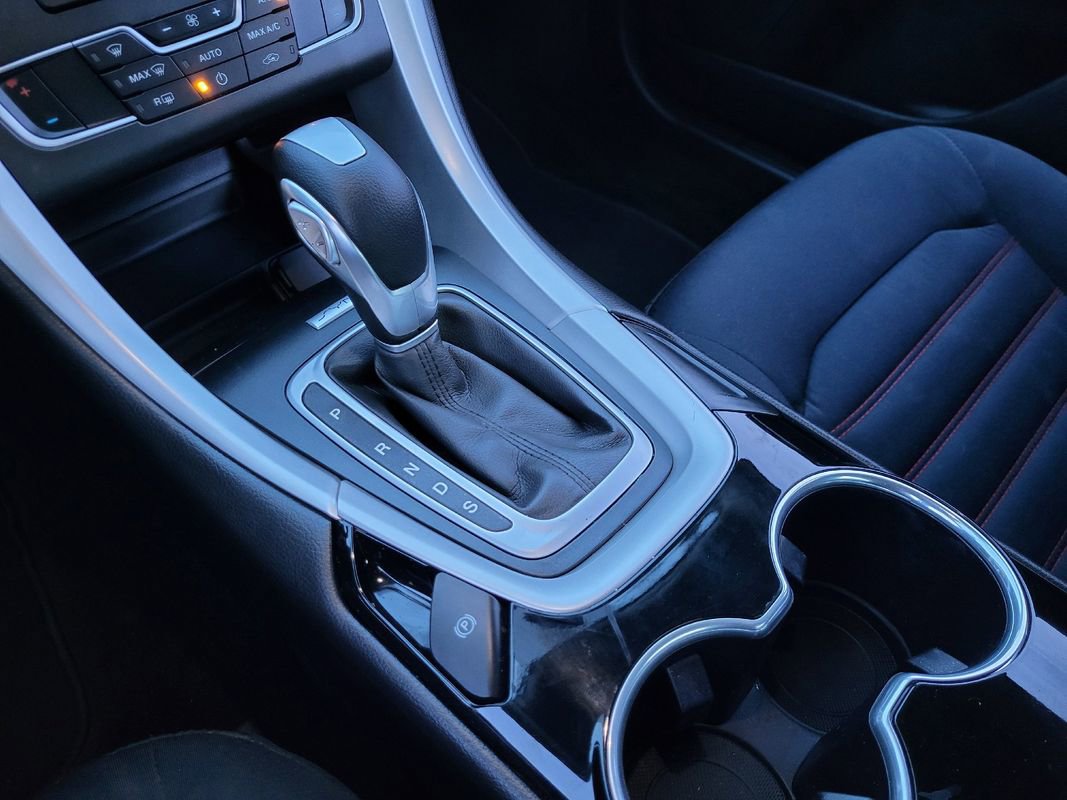 Used 2016 Ford Fusion SE image 30