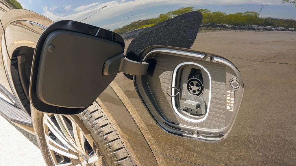 New 2026 Cadillac Escalade IQL Luxury image 10