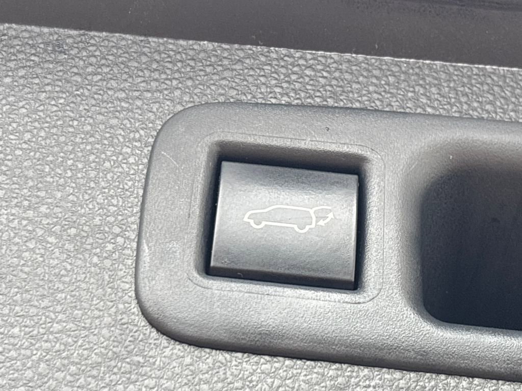 Used 2022 Toyota Highlander XLE image 31