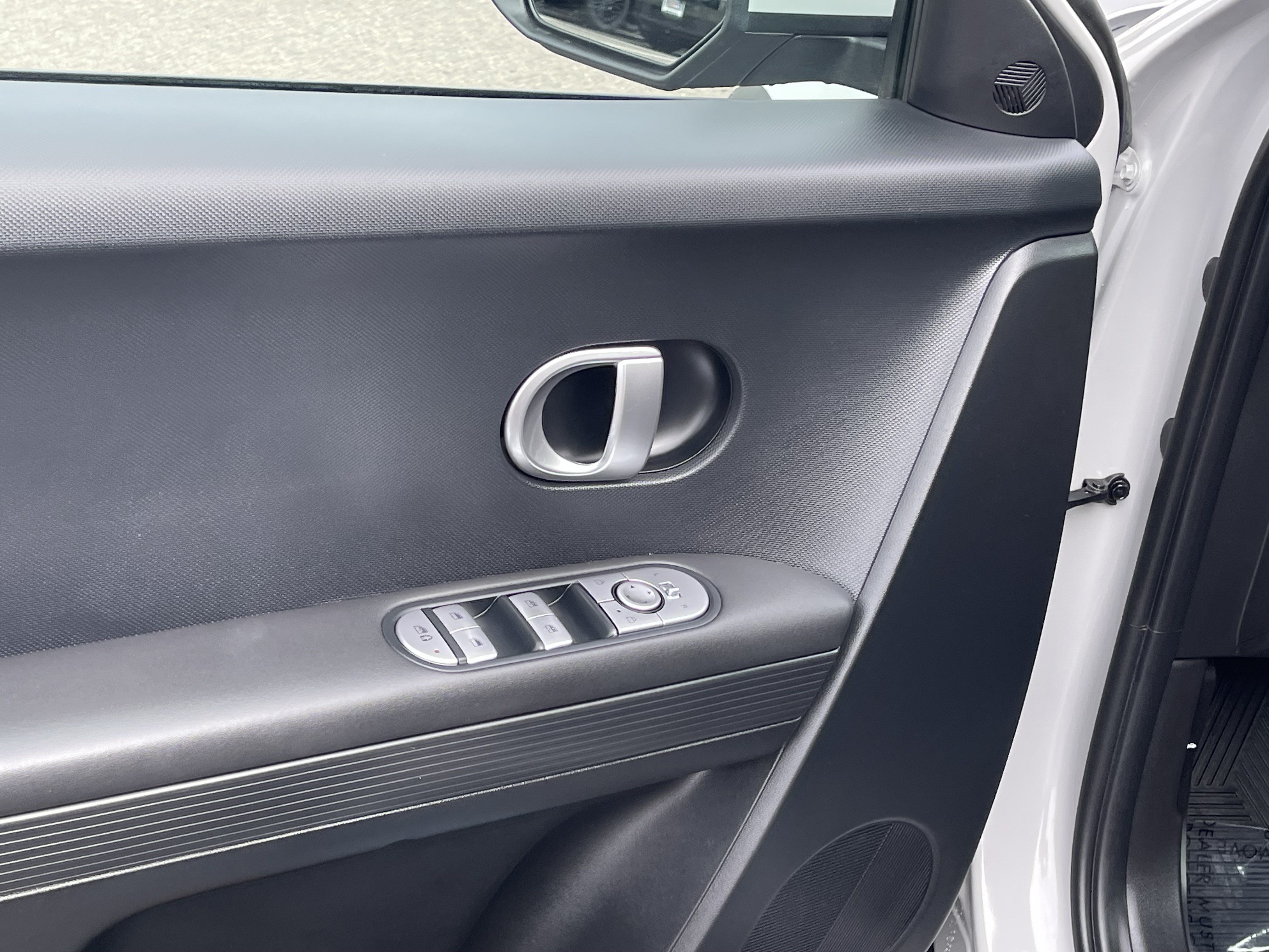 Certified 2024 Hyundai Ioniq 5 SEL RWD image 17
