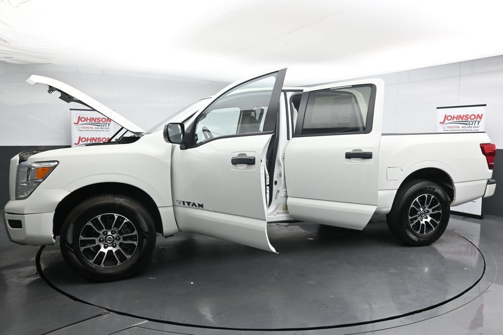 Used 2022 Nissan Titan SV AWD/4WD image 42