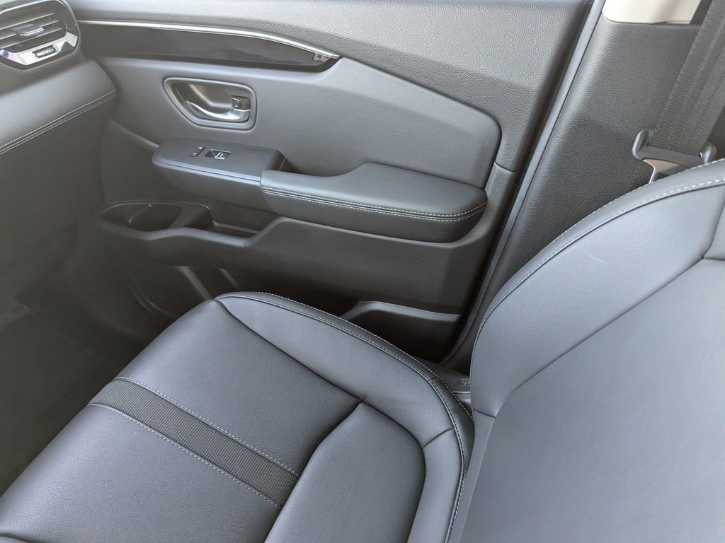 Used 2025 Honda Pilot Touring image 14