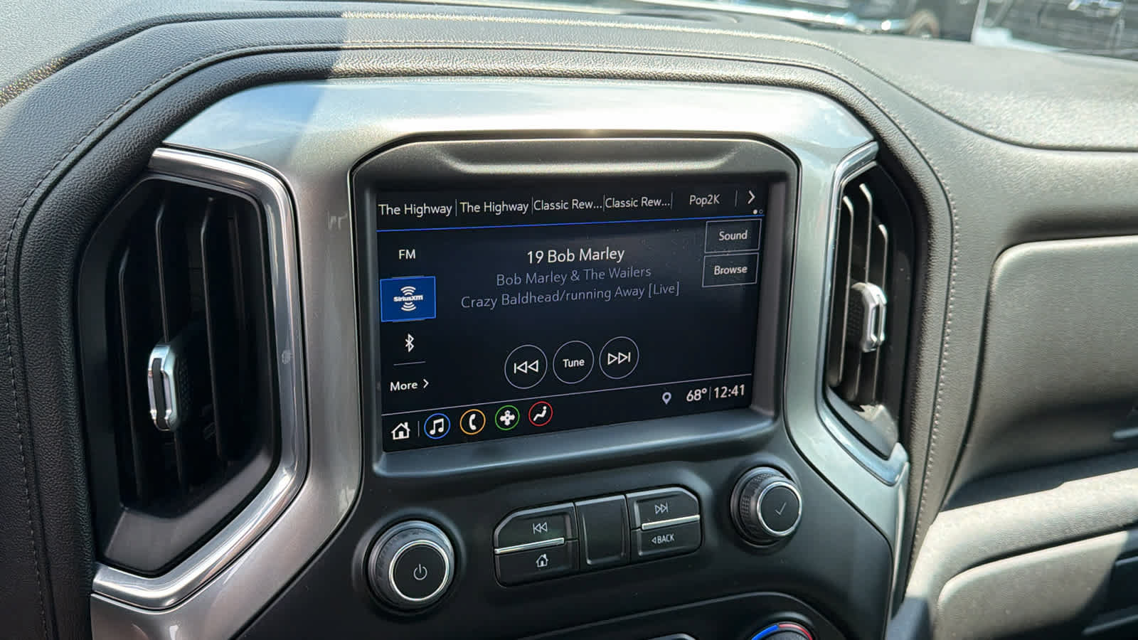 Used 2019 Chevrolet Silverado 1500 LT w/ All-Star Edition AWD/4WD image 15