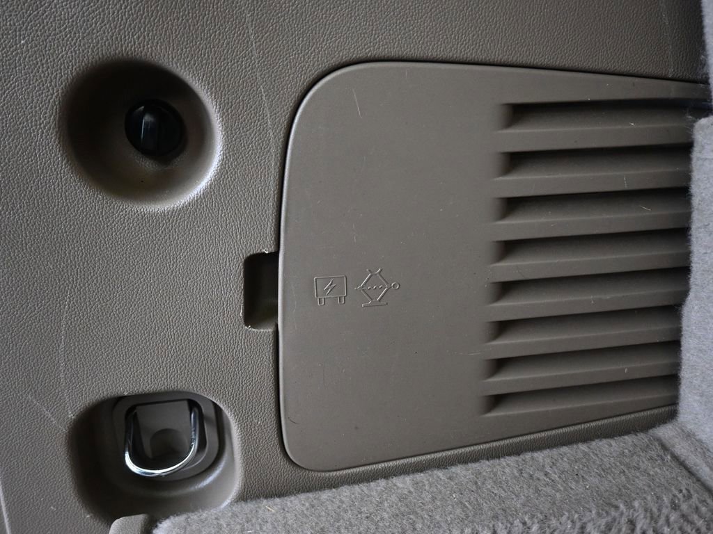 Used 2019 GMC Yukon SLT image 46