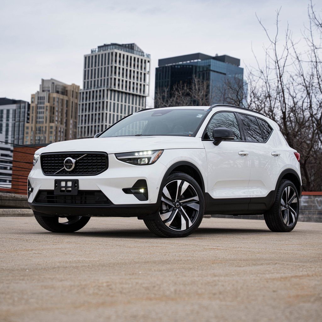 Certified 2025 Volvo XC40 B5 Ultra w/ Climate Package