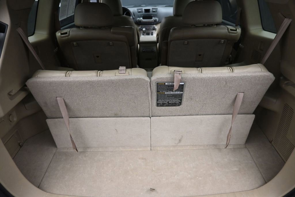 Used 2012 Toyota Highlander SE w/ Tow Pkg AWD/4WD image 11