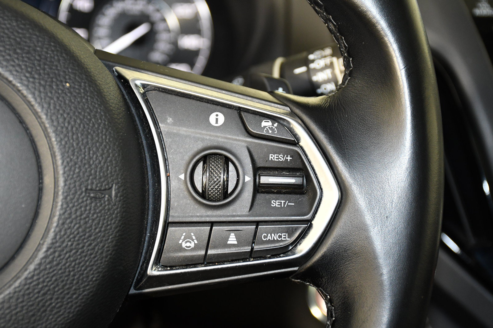 Certified 2024 Acura RDX SH-AWD w/ Technology Package image 21