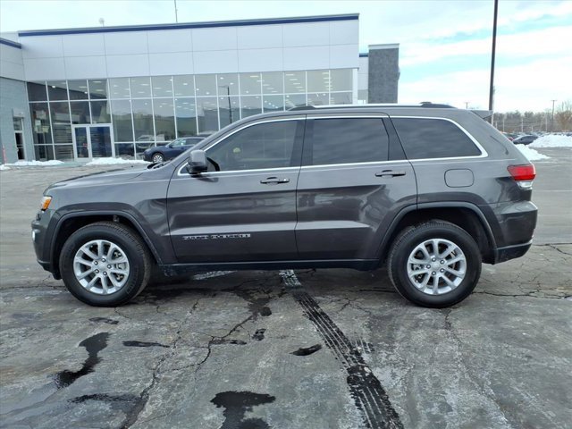 Used 2021 Jeep Grand Cherokee Laredo image 4